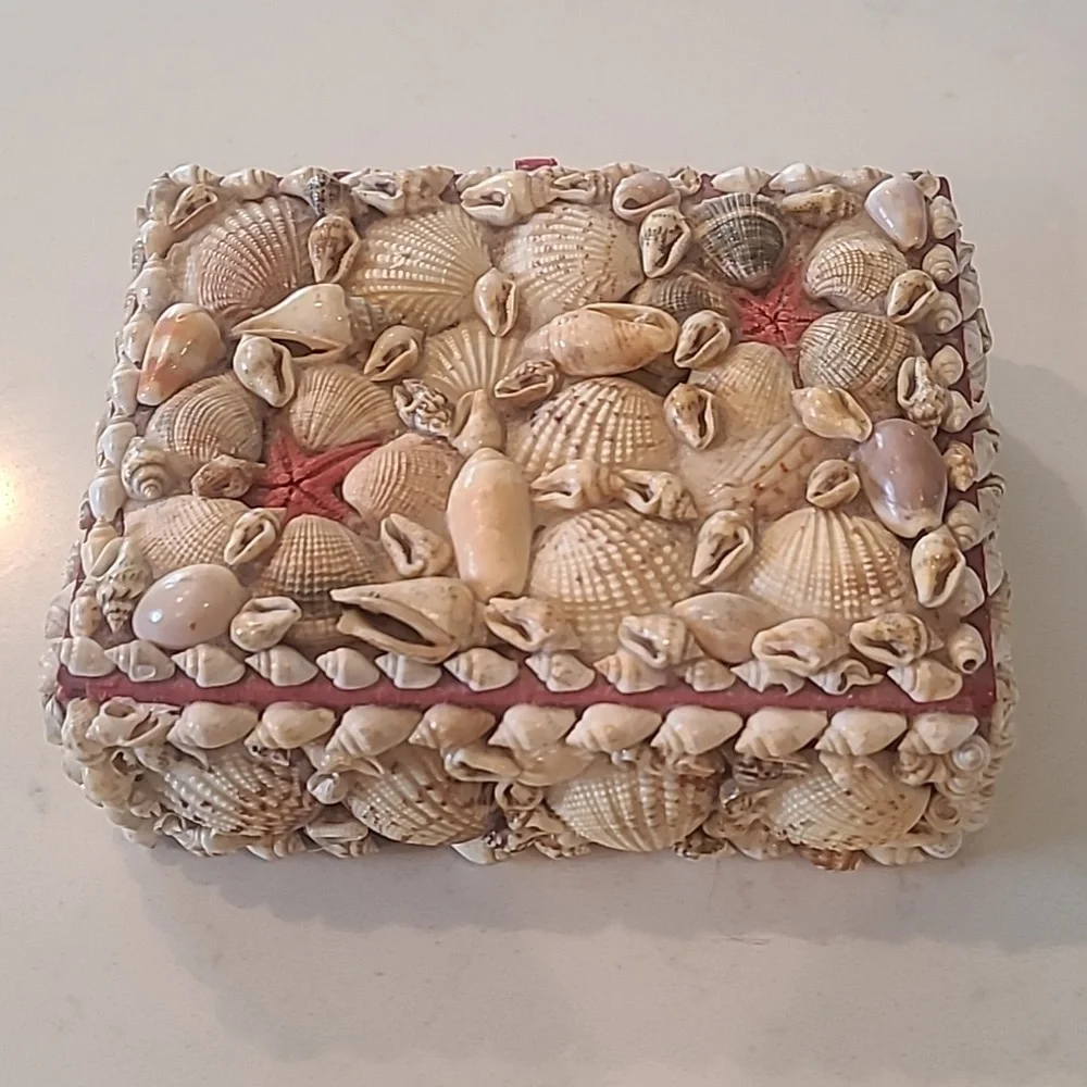 Vintage Shell Box - Picture 4 of 10